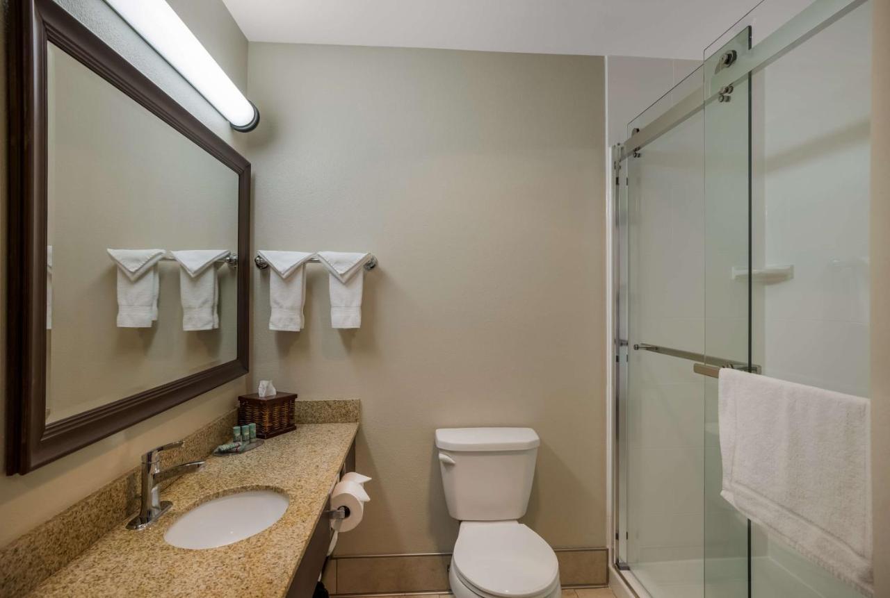 Best Western Vermillion Inn Экстерьер фото