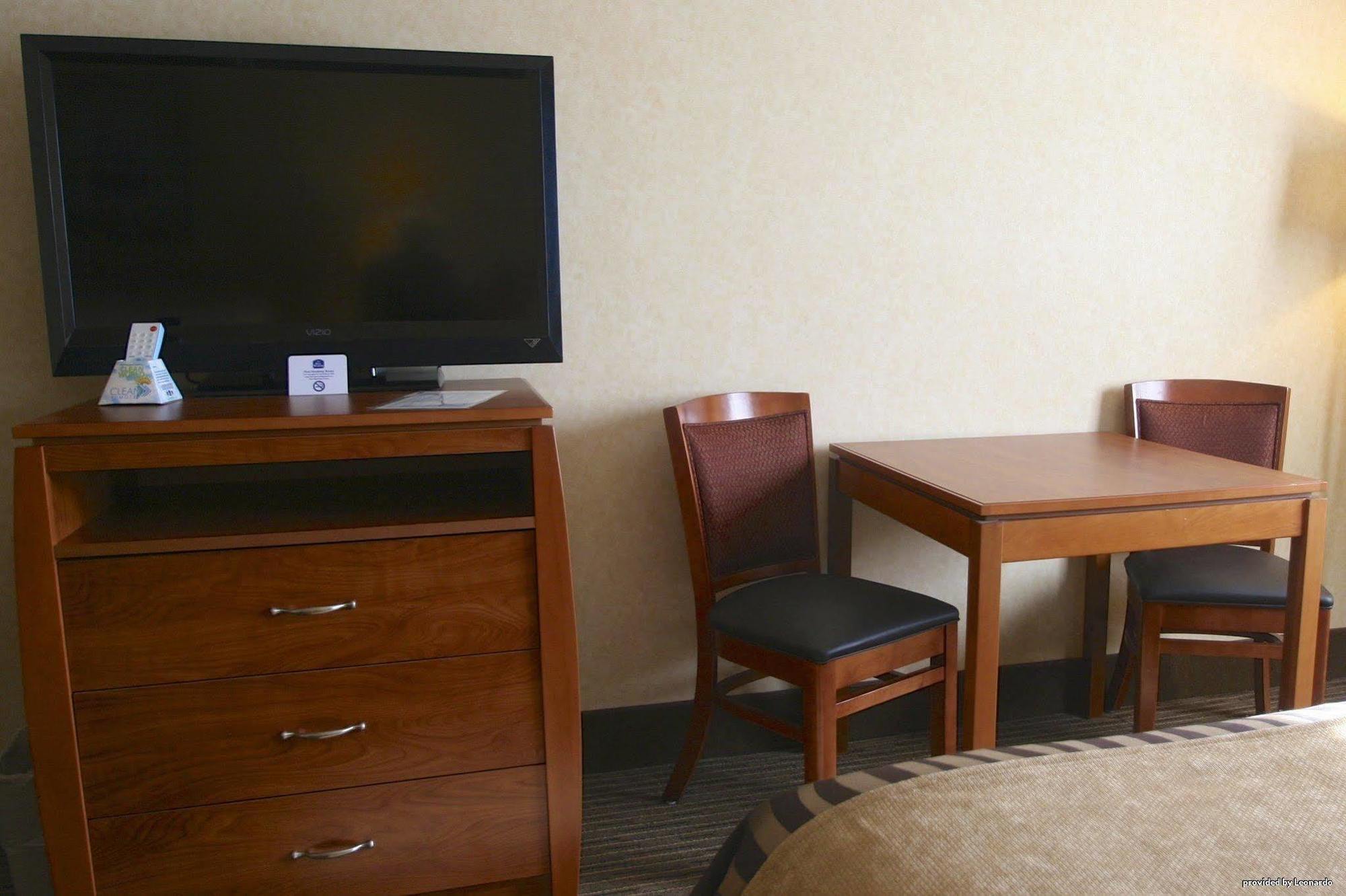 Best Western Vermillion Inn Экстерьер фото